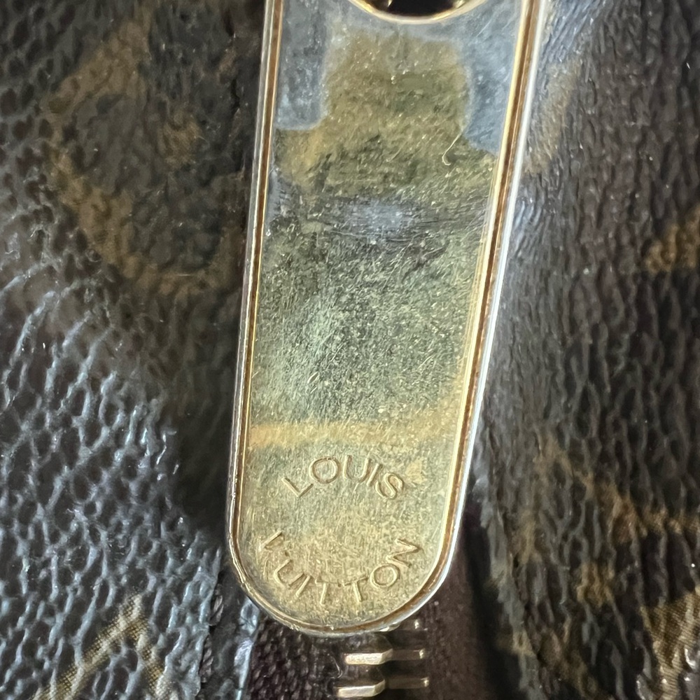 Louis Vuitton Totally MM Tote Bag - Picture 11 of 16